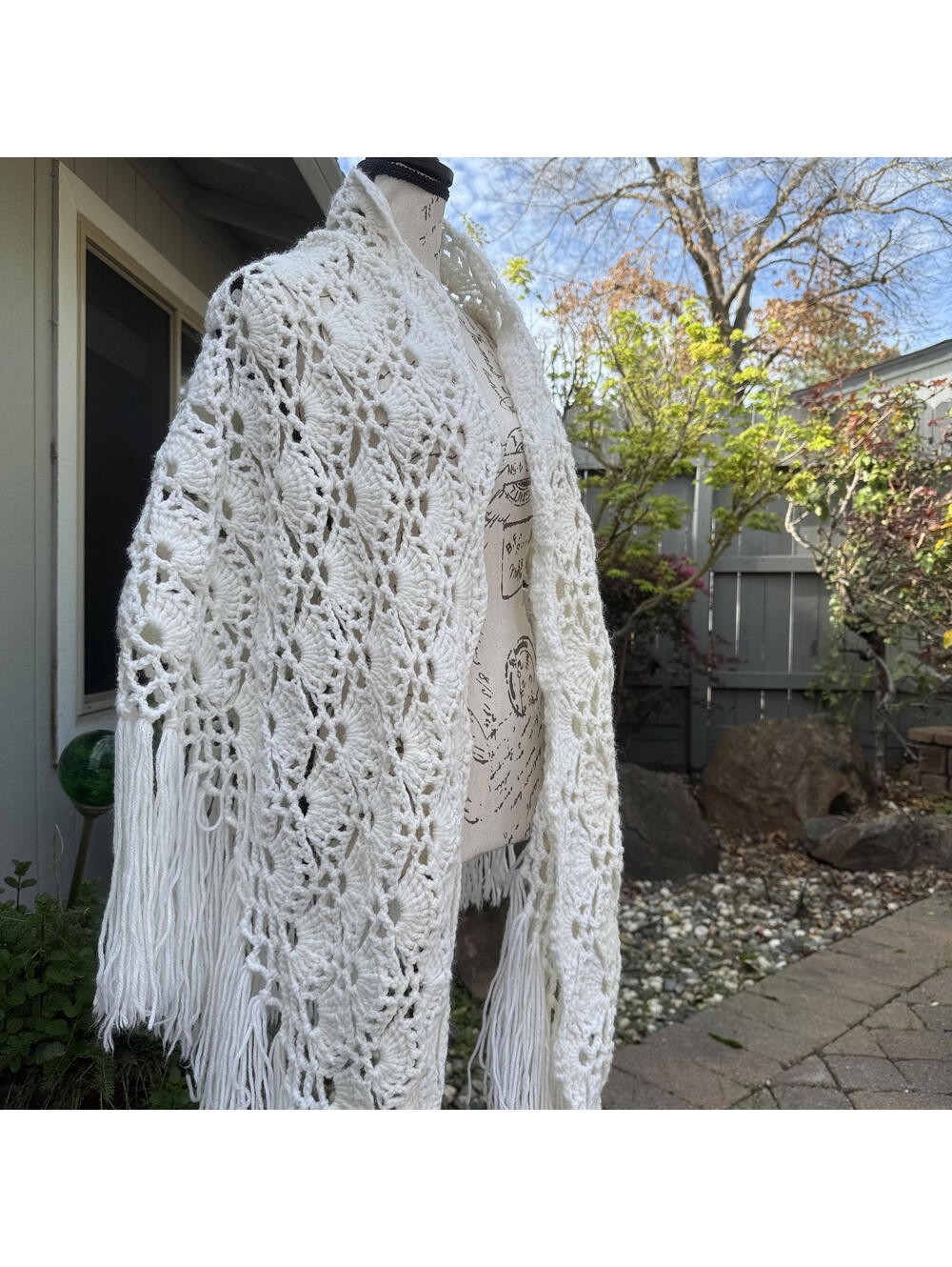 Vintage Handknit White Fringe Shawl Stevie Nicks Grandmacore Cottagecore Whimsy